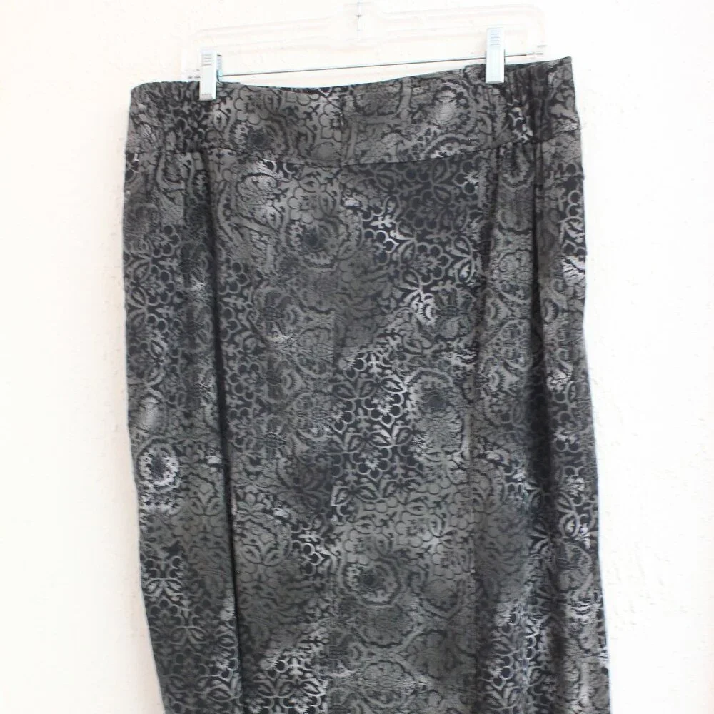 #422 Christopher & Banks Stretch Black Grey Patterned Skirt Size 14W - Picture 3 of 9